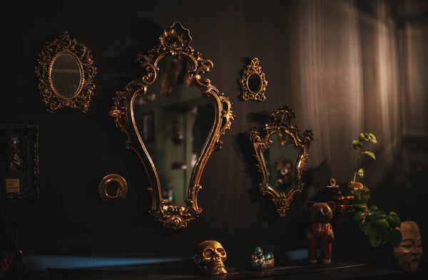 Inspiration : l'accumulation murale de miroirs baroque
