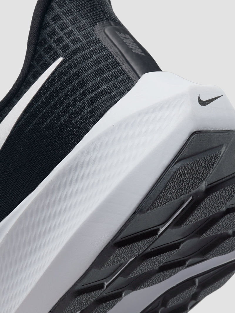 Nike Air Zoom Pegasus 39 - Black/White-Dk Smoke Grey – Carbon38