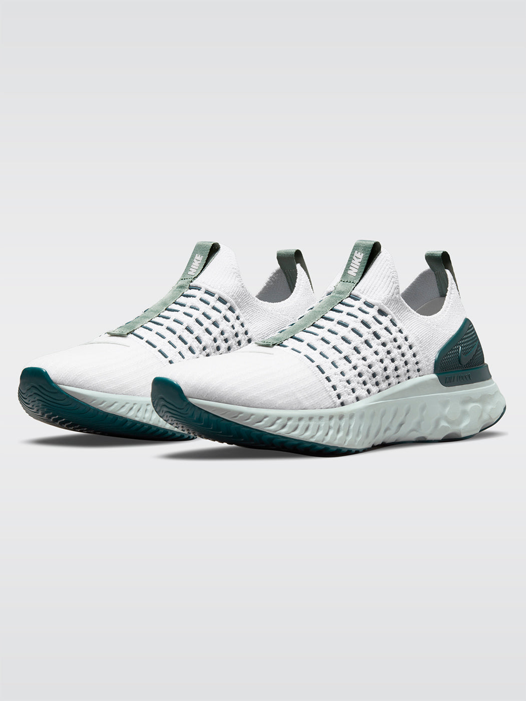 Artículos de primera necesidad etc. Ya Nike React Phantom Run Flyknit 2 Sneaker - Platinum Tint-Light Silver –  Carbon38