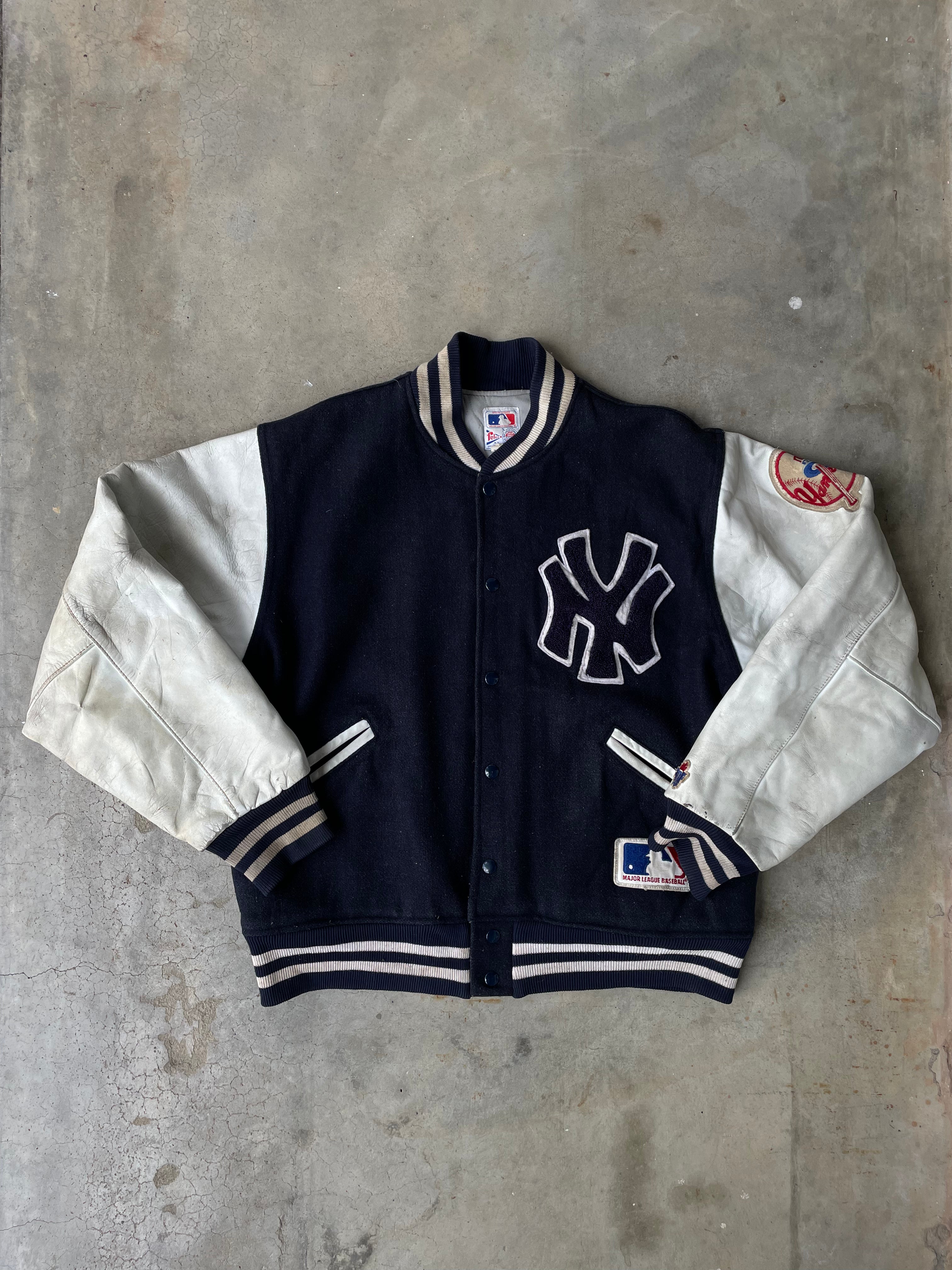 basketcase holy cross varsity jacket - アウター