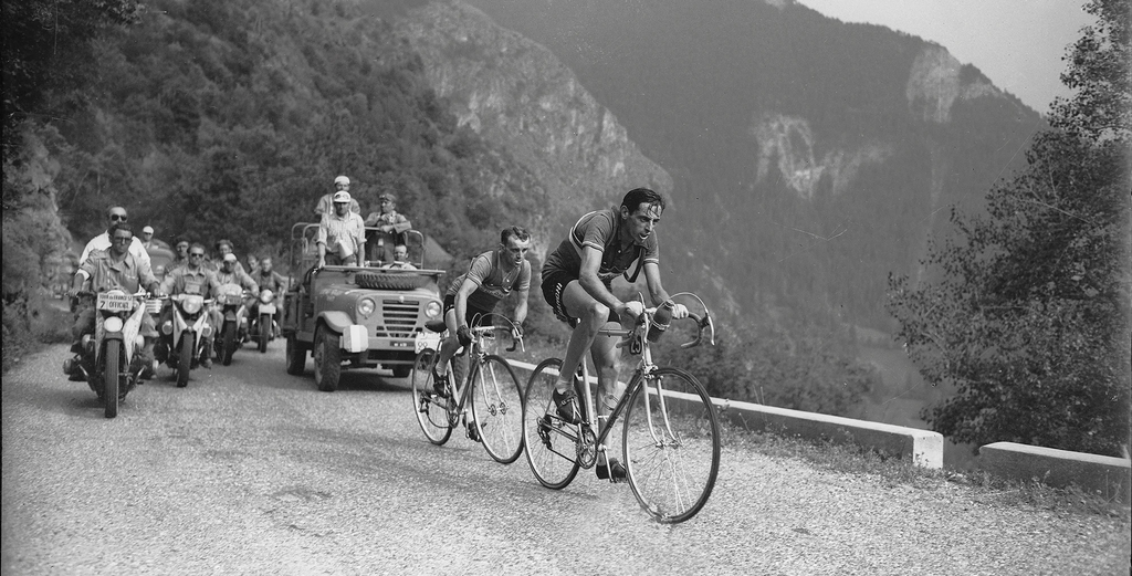 Fausto Coppi conquiert l'Alpe d'Huez