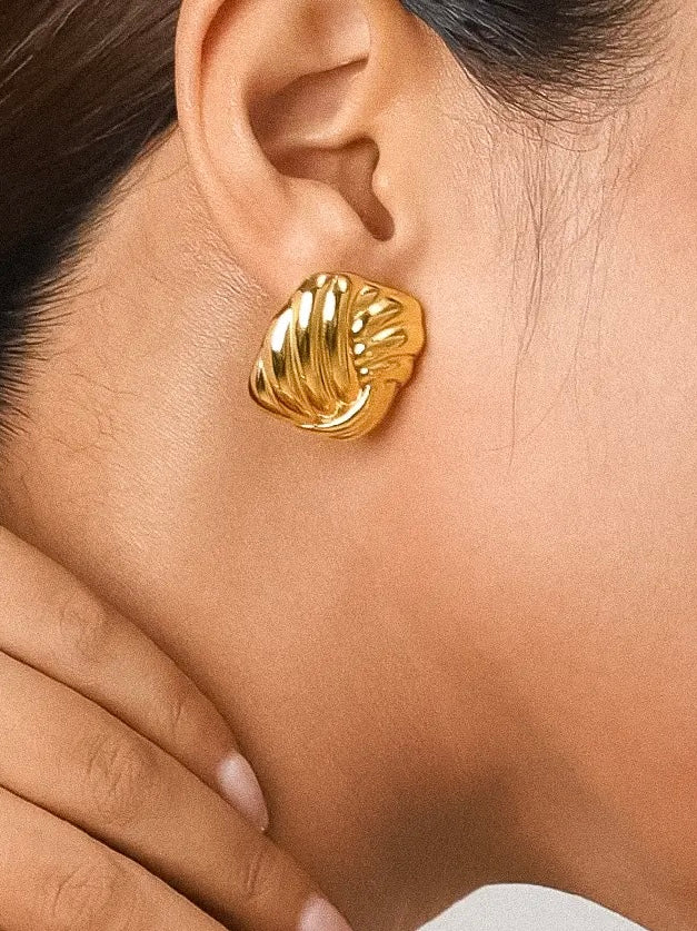 Wavy Square Stud Earrings