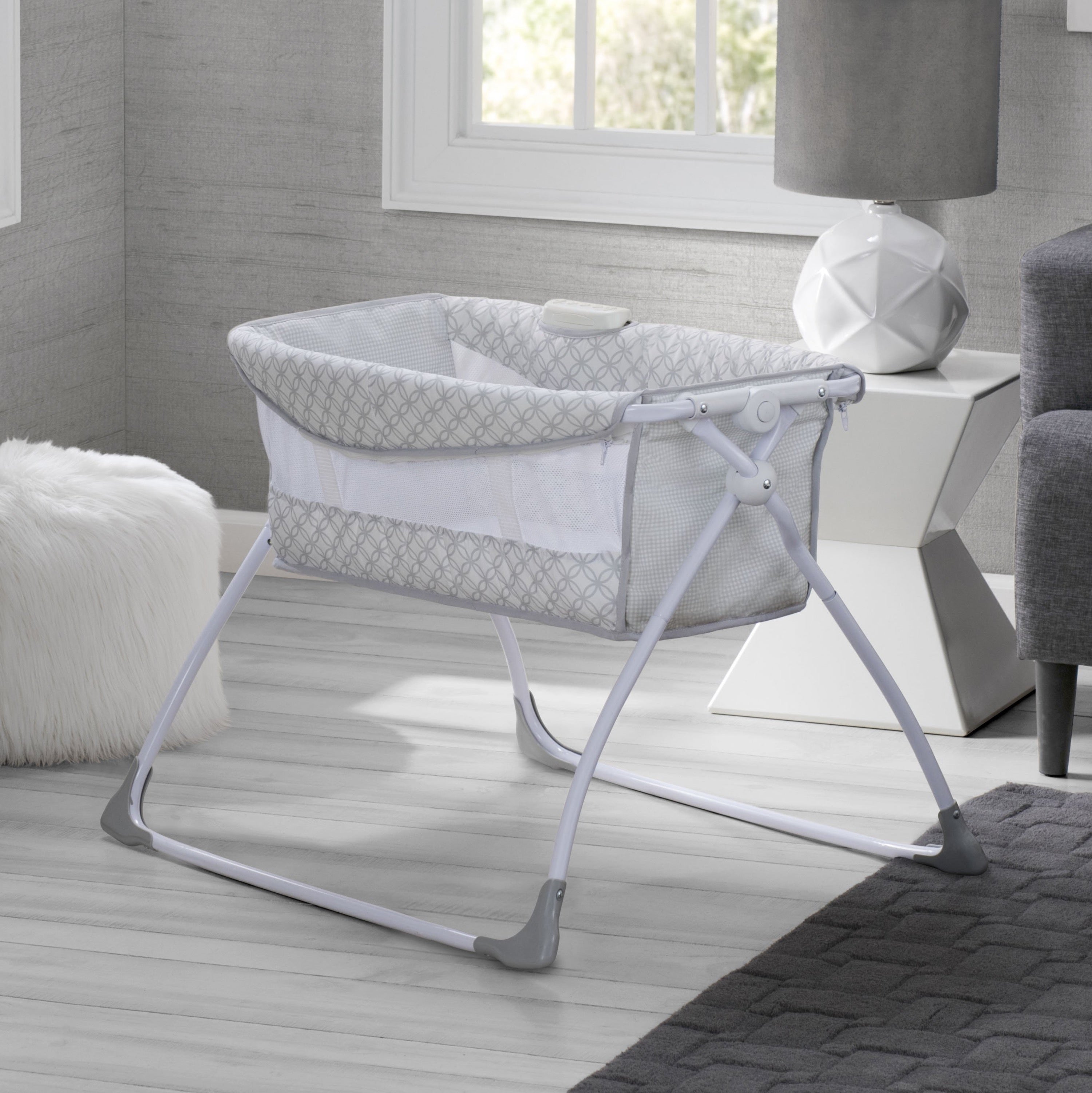 safest newborn bassinet