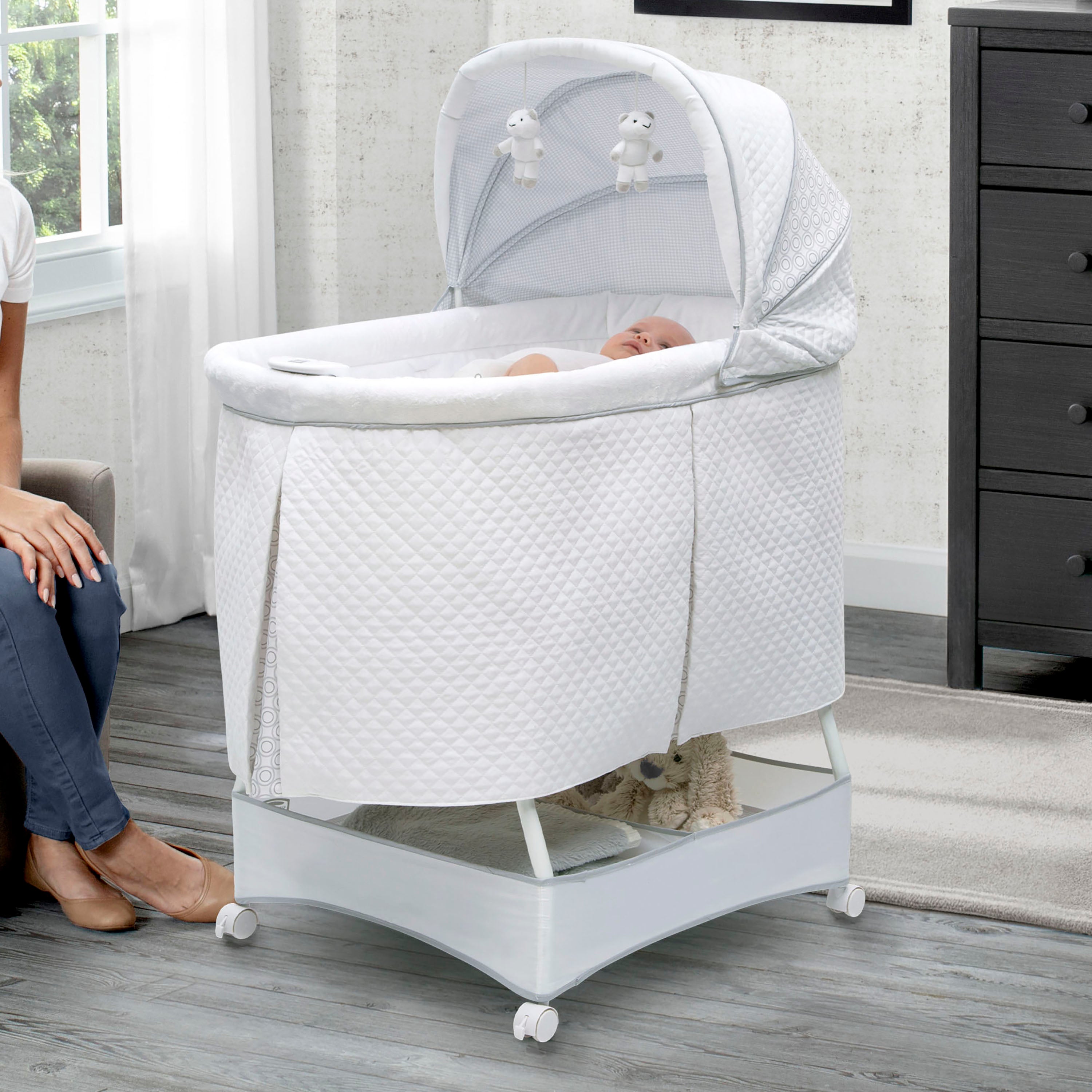 silent auto gliding bassinet