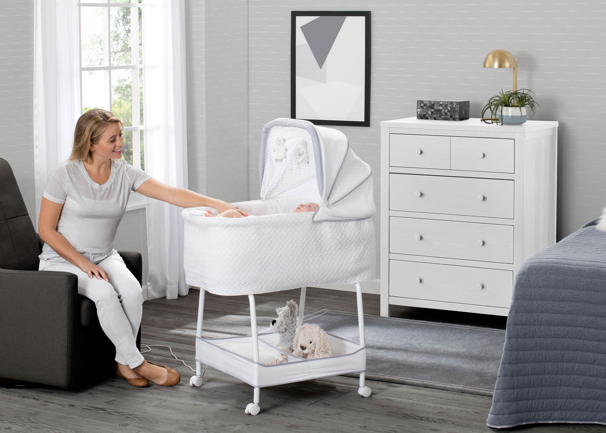 silent auto gliding elite bassinet not gliding