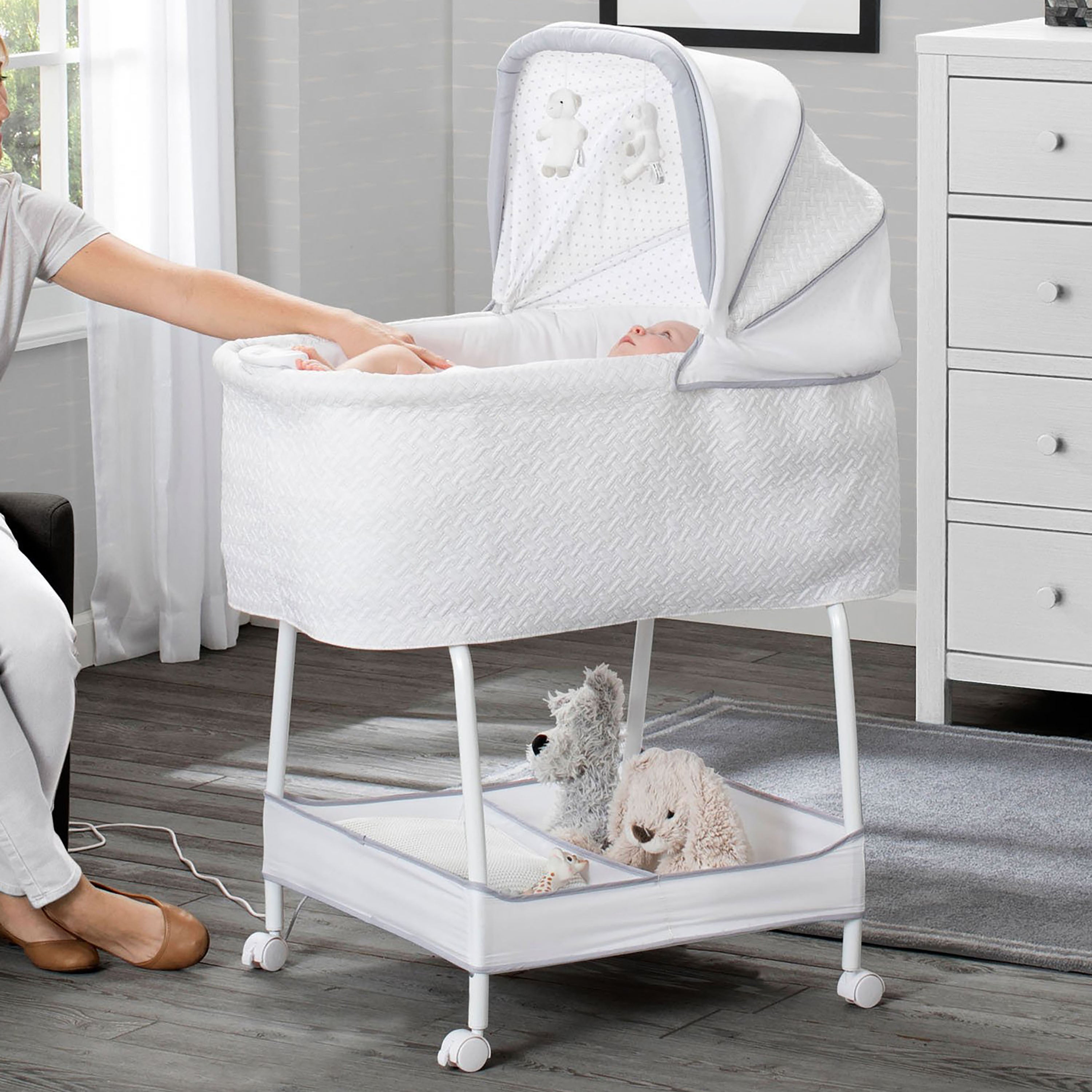 silent auto gliding elite bassinet not gliding