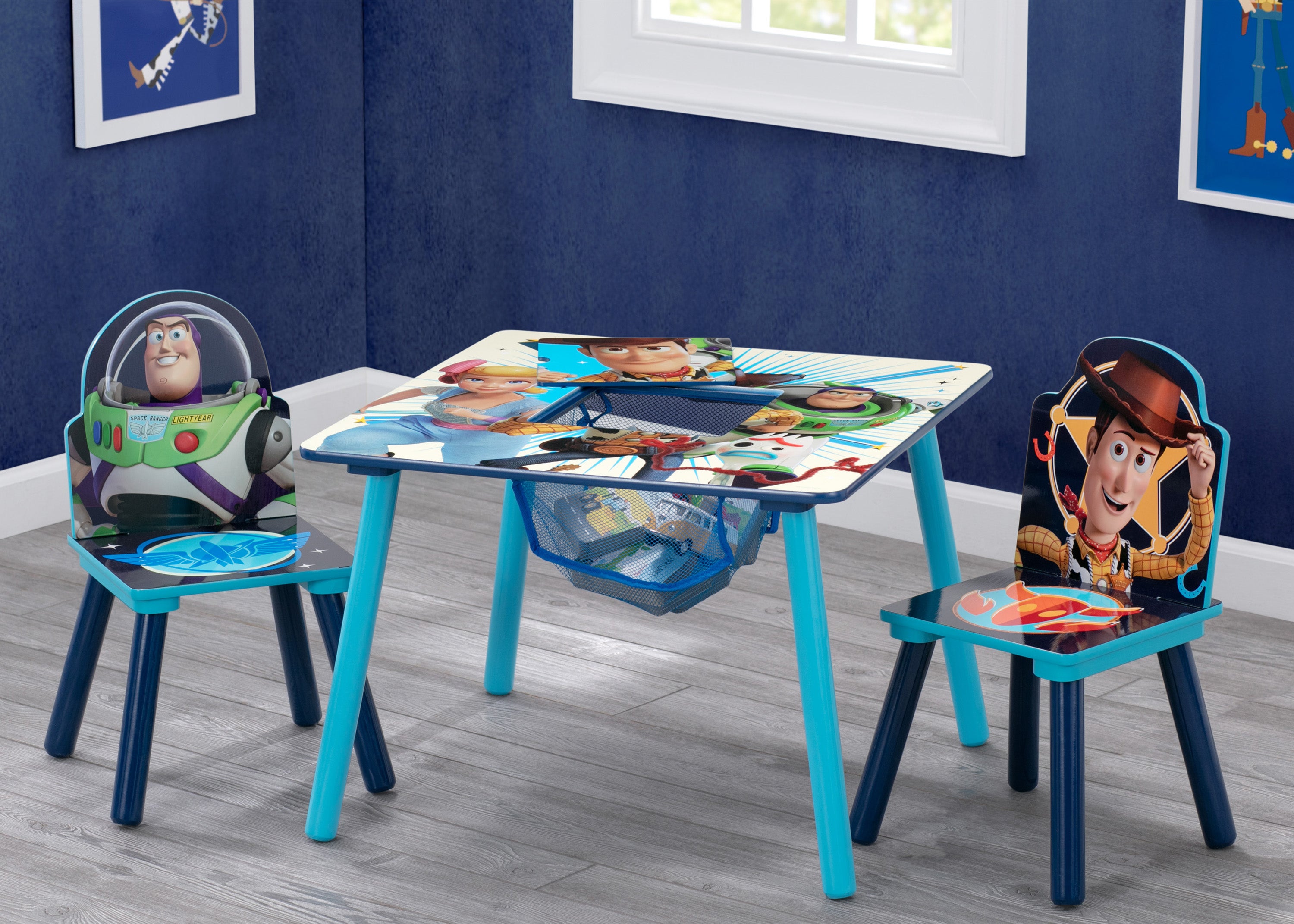 toy story table and chair set