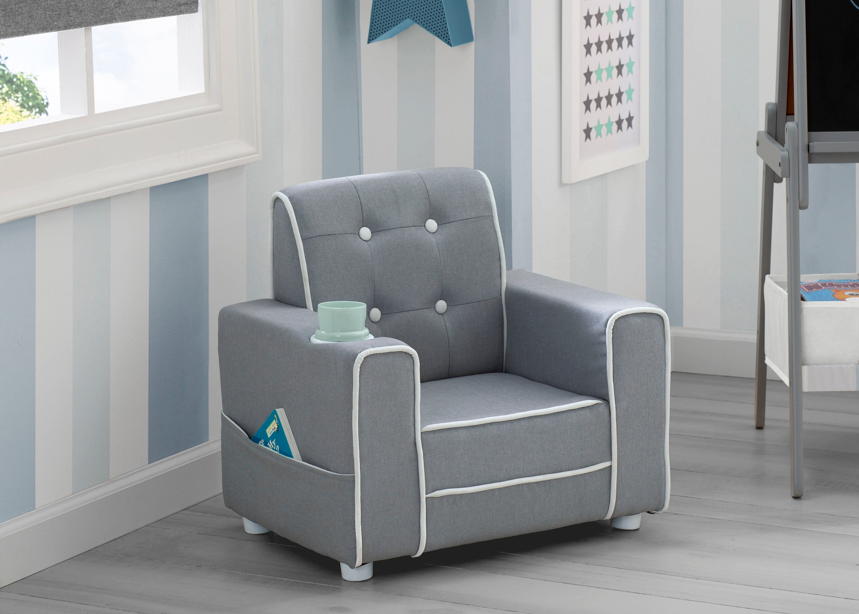 kids chair with cup holder