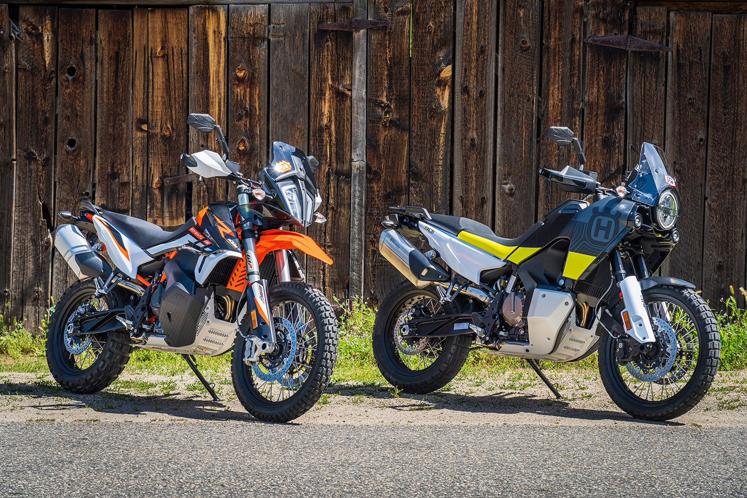 PROJECT BIKE: SAKU MOTO KTM 890 ADVENTURE R - Upshift Online Inc.