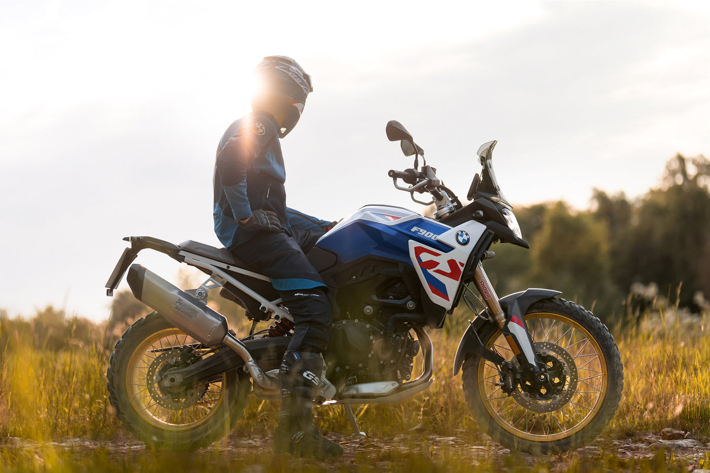 BMW MOTORRAD PRESENTS THE 2024 BMW F 900 GS Upshift Online Inc.