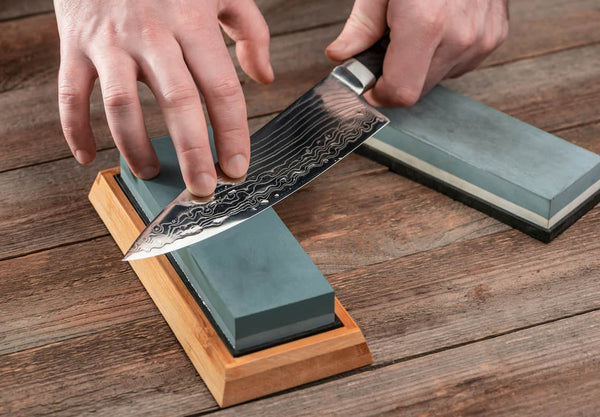 A Complete Beginners Guide to Knife Sharpening – The Bowie Knife