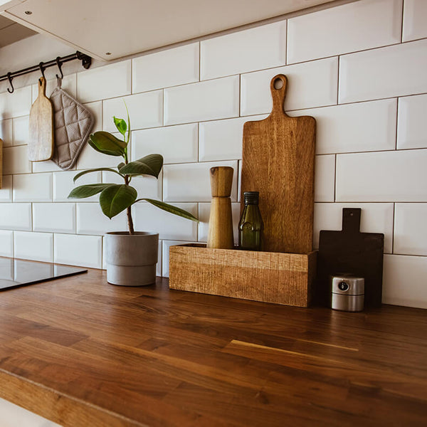 How to treat and maintain a kitchen worktop? - woodcare.guide