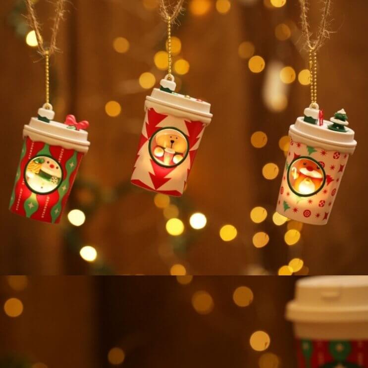 https://cdn.shopify.com/s/files/1/0579/1331/1387/products/promotion-2022-starbucks-bear-wapiti-snowman-christmas-red-cup-night-light-ornaments-190896_1024x.jpg?v=1703254778
