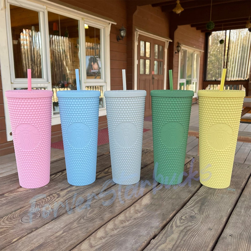 https://cdn.shopify.com/s/files/1/0579/1331/1387/products/starbucks-taiwan-matte-24oz-studded-straw-cup-193565_1024x.jpg?v=1674153263