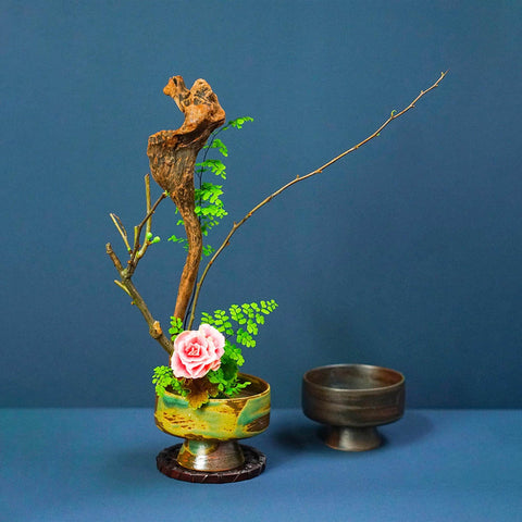 Traditional Oriental Style Ikebana Vase, Kenzan Flower Frog and Decoration  Pebble Included 