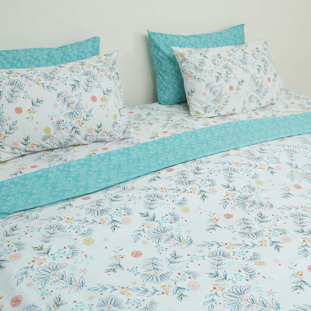 Aquatic swirls King Duvet Cover & Comforter Set