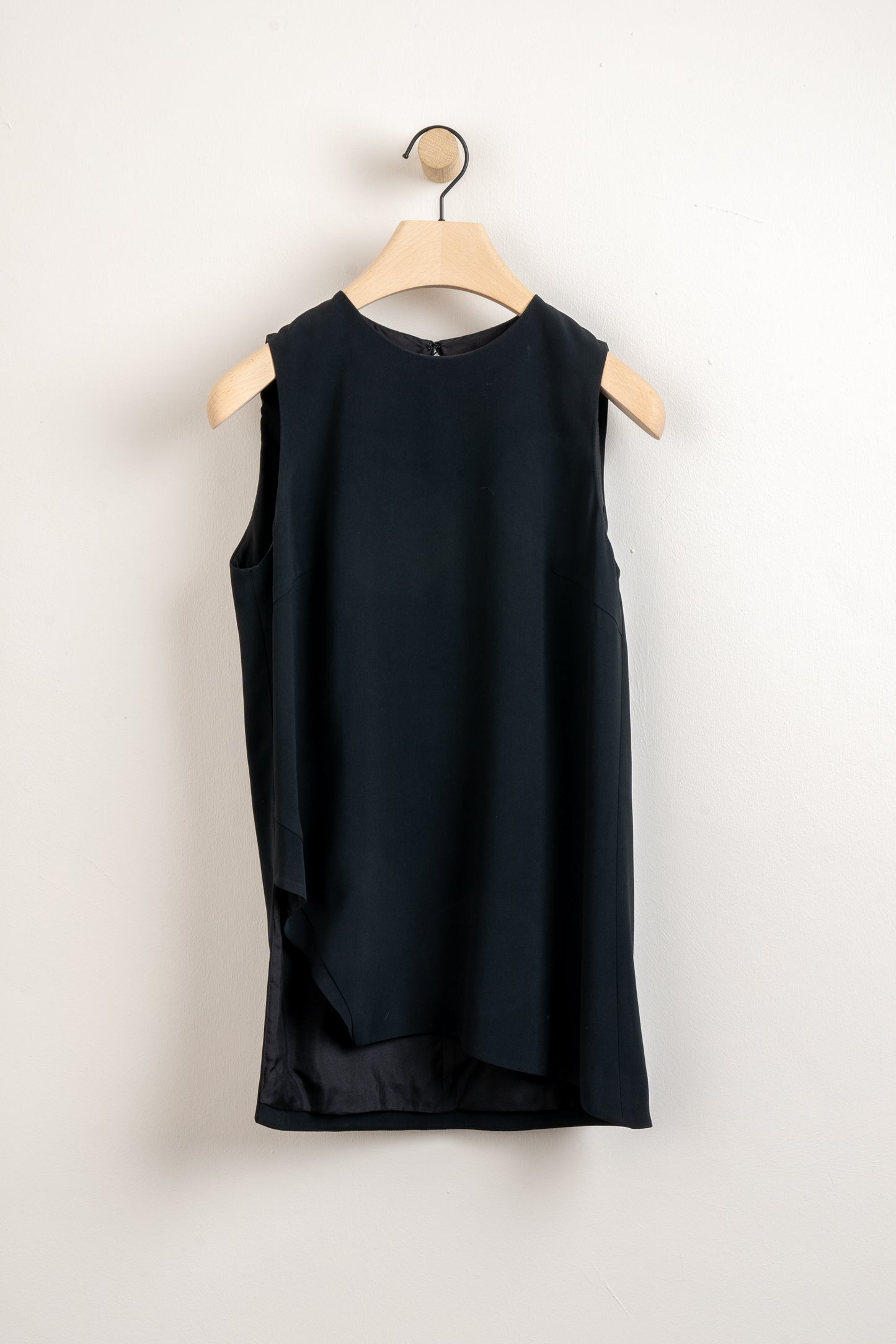 Curate & Rotate Black Raey Top – MIMMO Studios