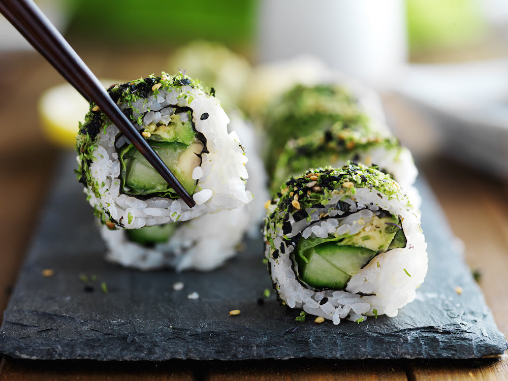 Veganes Sushi mit Avocado