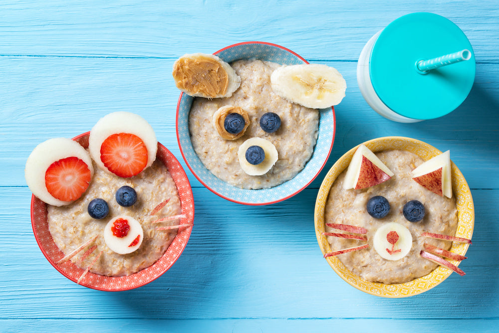 Porridge und Müsli mit Tiergesichtern