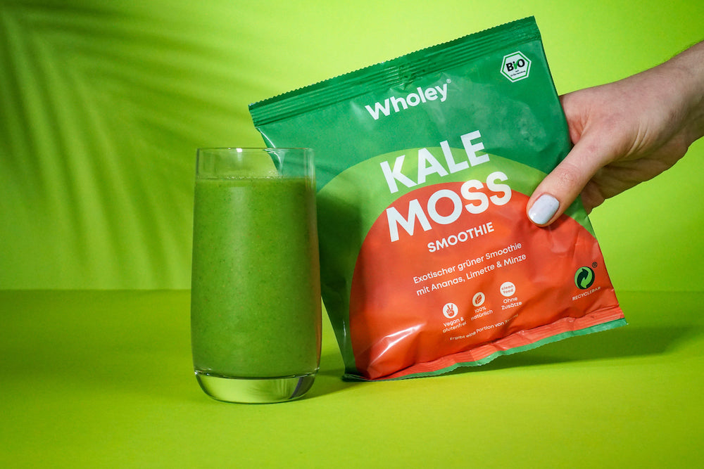 Kale Moss Verpackung und Smoothie