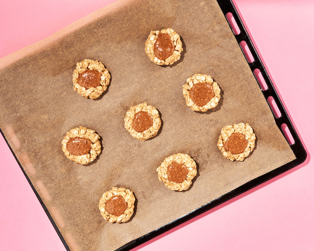 Almond Candy Cookies mit Füllung auf Backblech