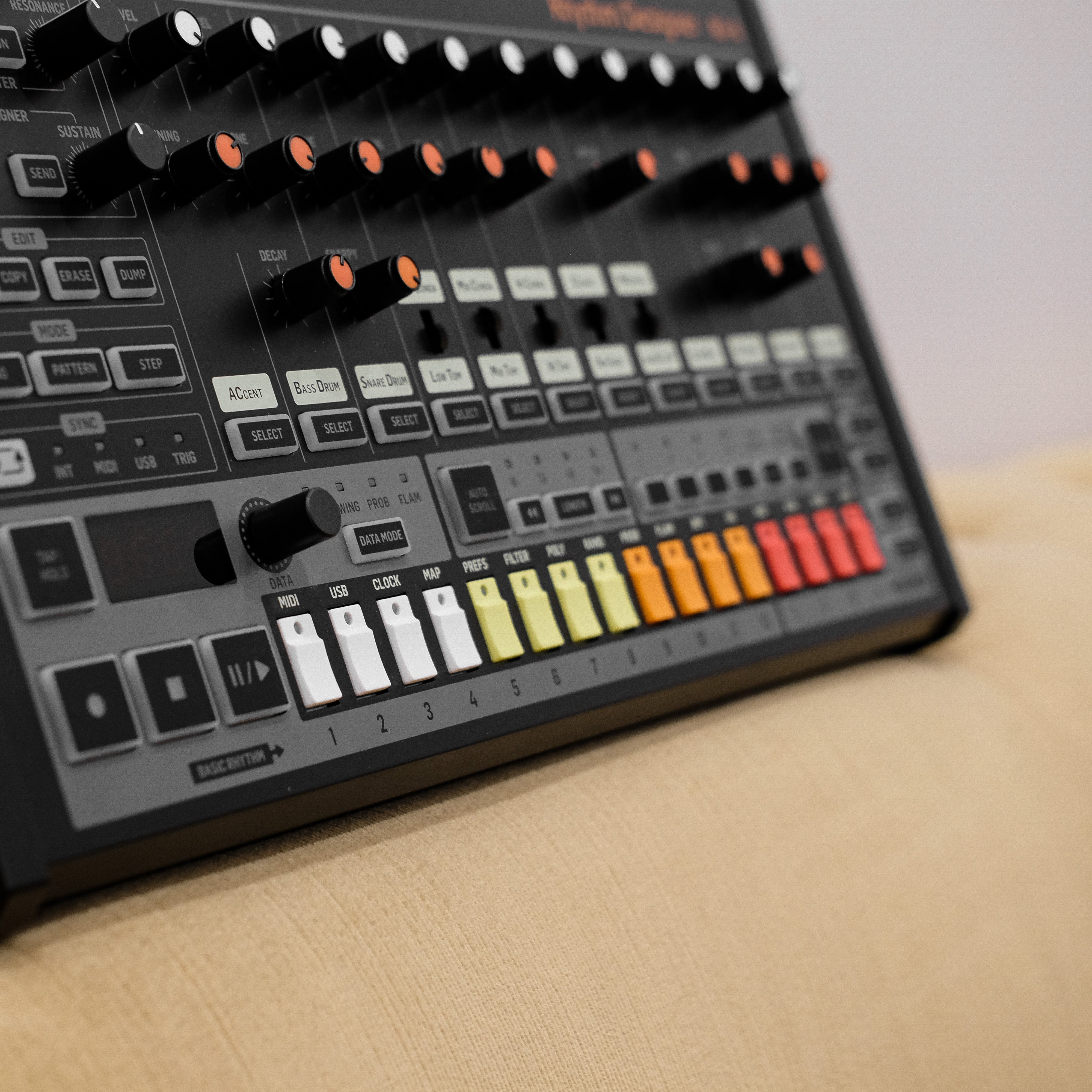 behringer 808 mixer