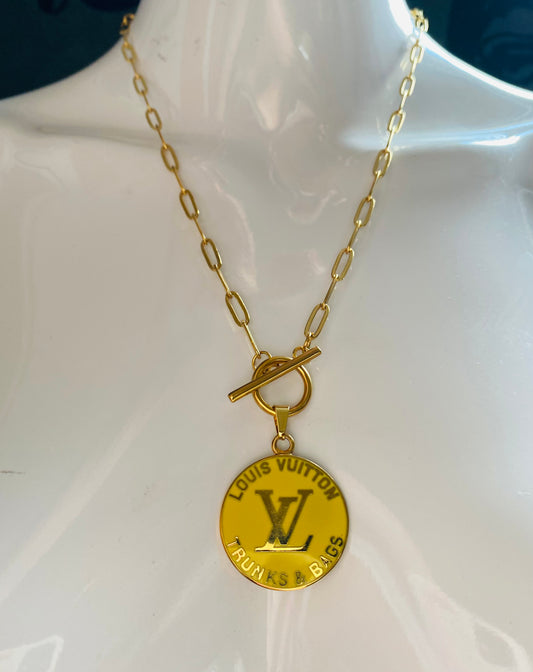 LV Pendant Necklace- BLACK/GOLD – Nomad'r Lifestyle Company