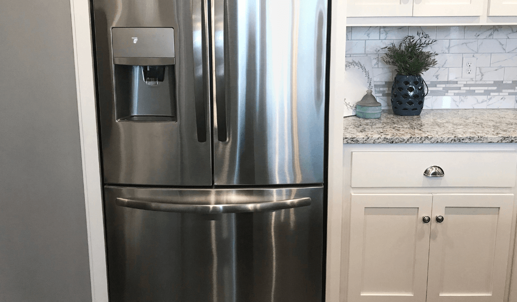 refrigerator with water filtration system