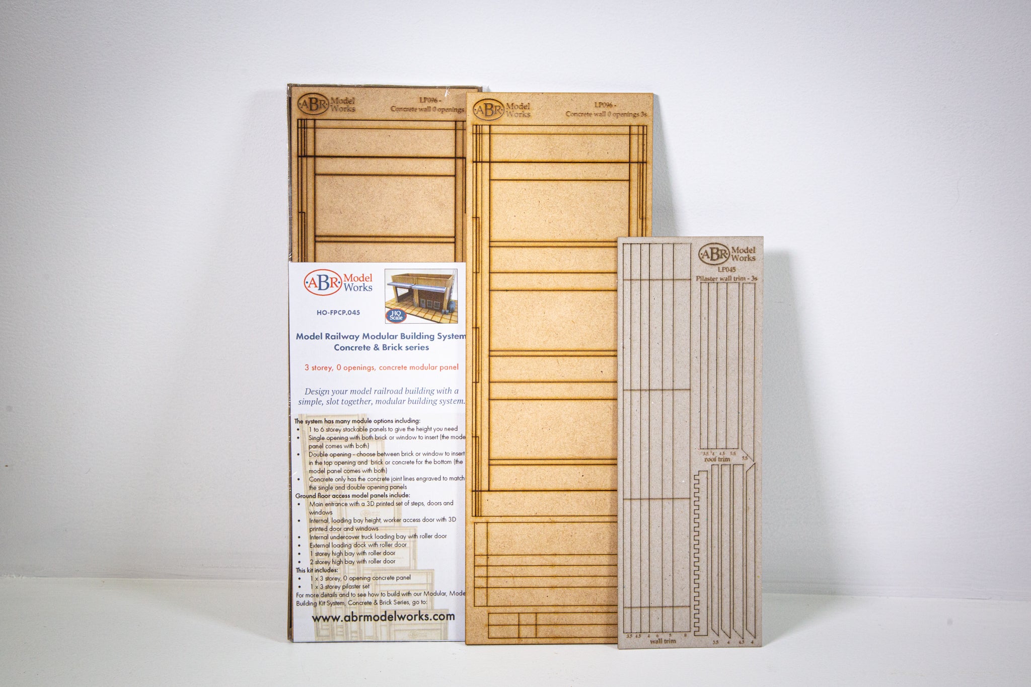 HO Scale - 3 storey, 0 openings, concrete modular panel