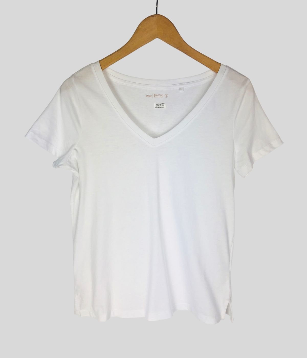 White V Neck T Shirt Size 6  Size 6