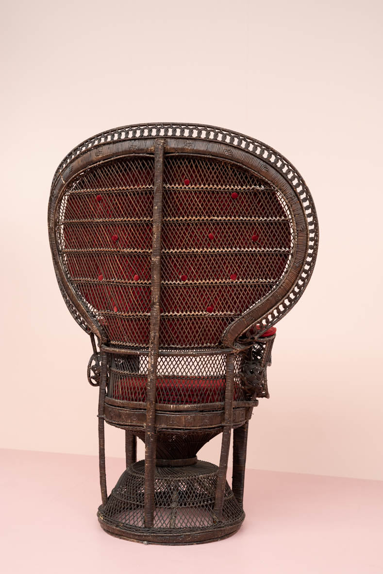Creatie Stout Incarijk Pauwenstoel / Emanuelle chair met stoffen bekleding – Hoarderlife