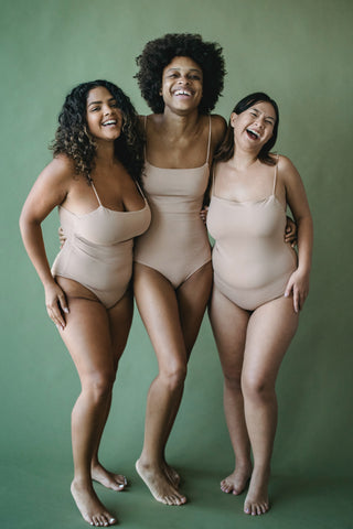Women of different sizes 