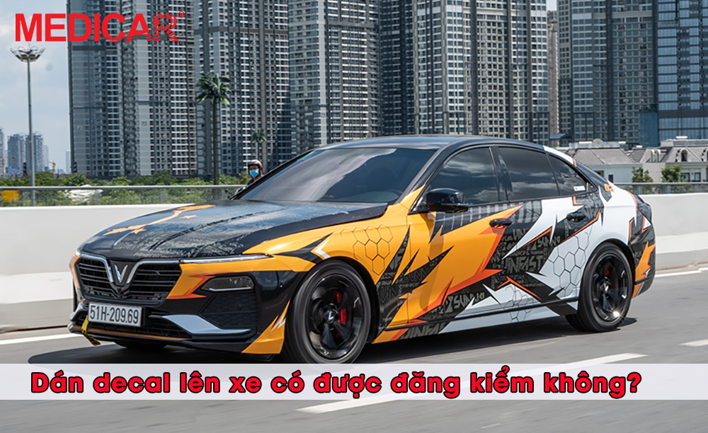 Dán decal xe có đăng kiểm được không?