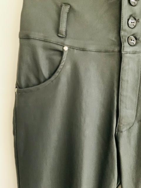 BINTTI ( NUEVO ) Pantalón efecto pretina ancha. Talla M – NoLoBotes.com
