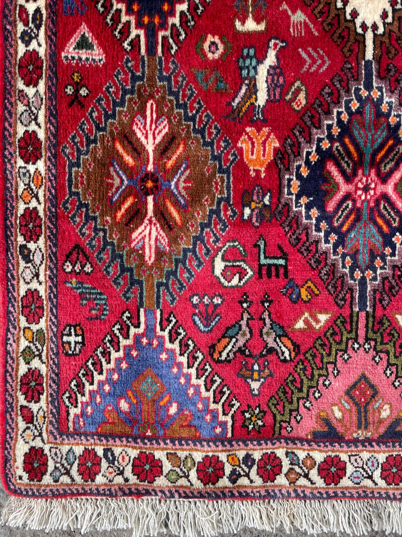 Vintage shiraz rug ⑲ | ziwanipoultry.com