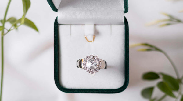 lab grown diamond engagement rings