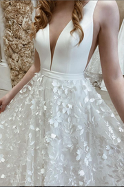 White V-Neck Sleeveless 3D Flowers Backless Wedding Dress