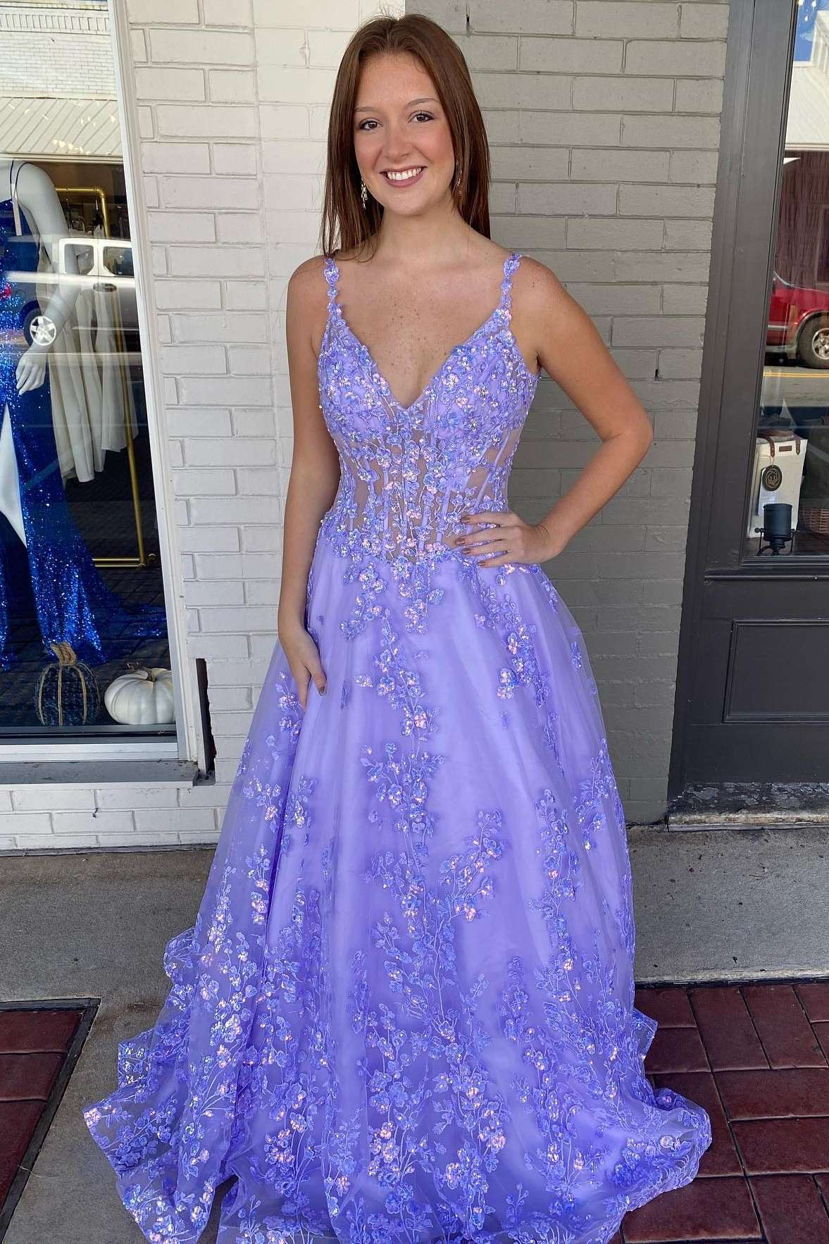 Lavender Floral Lace Plunge Neck A-Line Prom Dress – Modsele