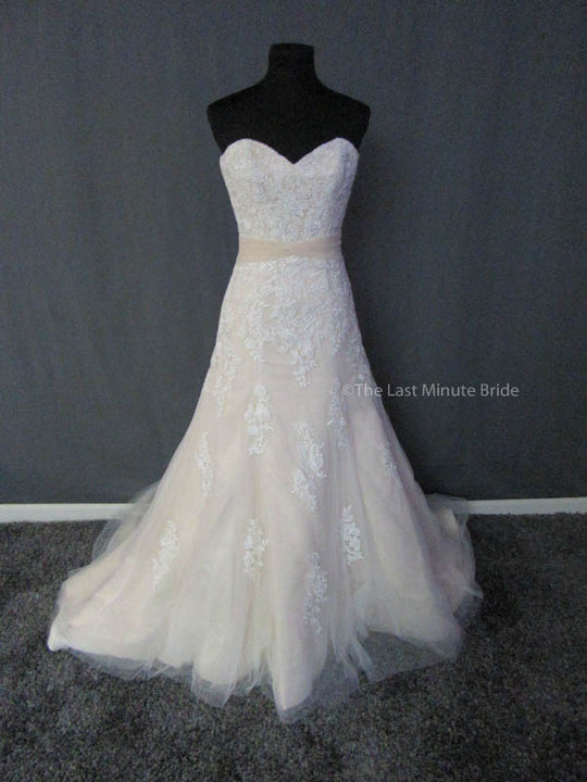 Bonny Bridal Unforgettable 1614 w/belt Used Wedding Dress Save 75% -  Stillwhite