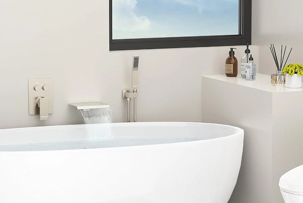 Bathtubs vs. Showers: A Guide to Choice and Practice