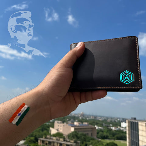Smart wallet with GPS tracking