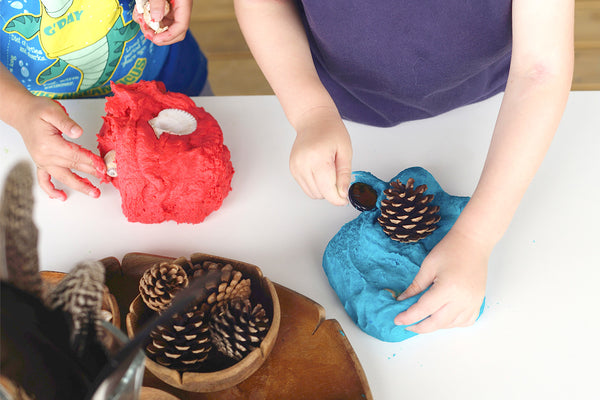 ece kids playing with play dough