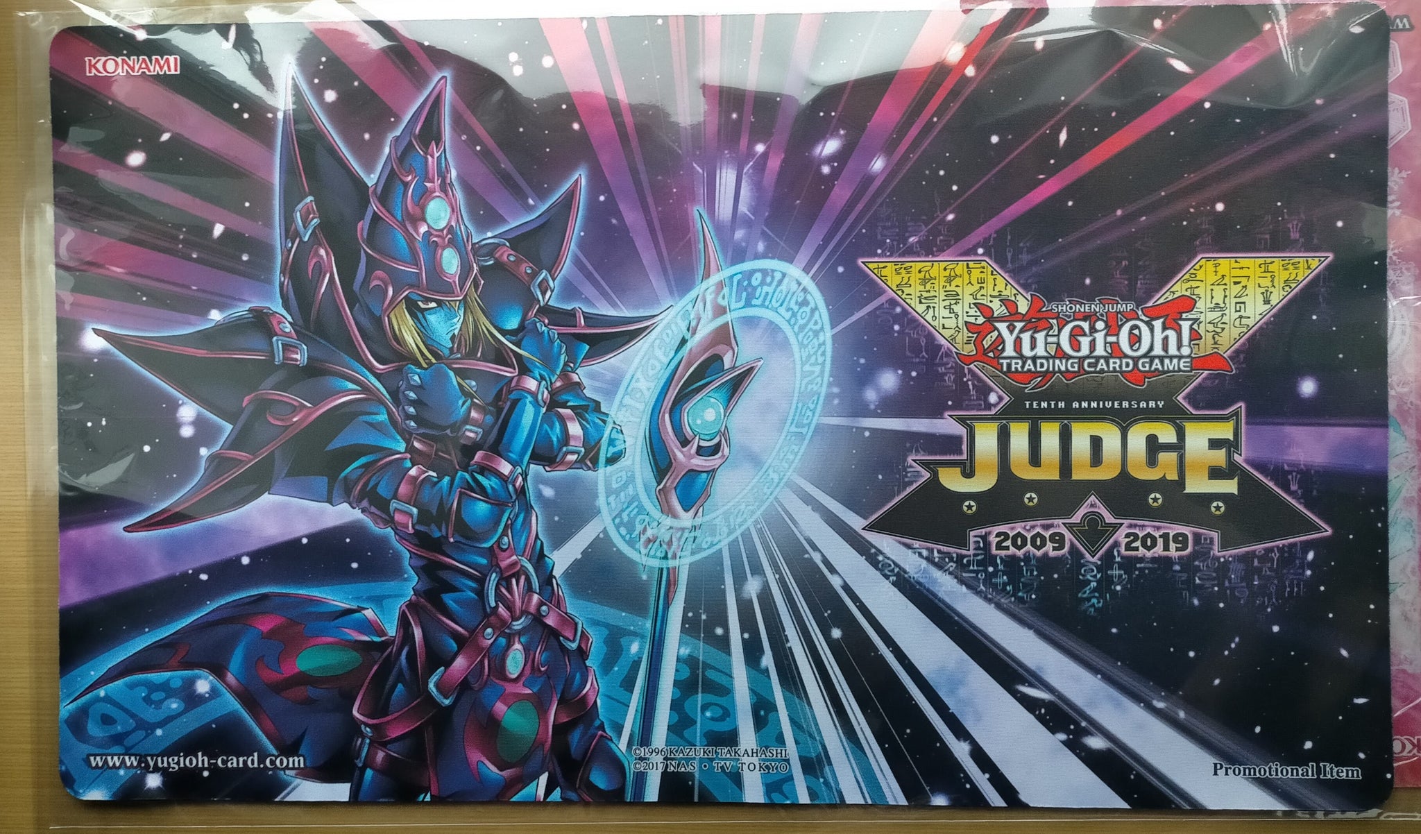 ラッピング対象外 遊戯王 公式 JUDGE 2019 プレイマット マジシャン