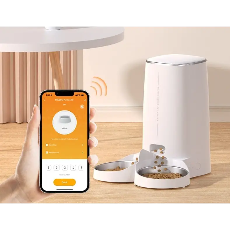 Automatic remote controlled feeder