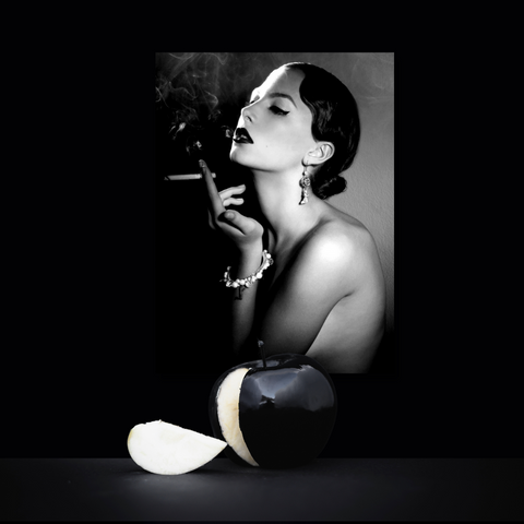 RETRO GIRL SMOKING A CIGARETTE CANVAS WALL ART