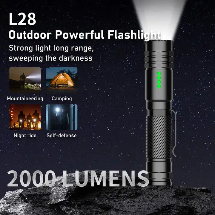 Une puissante lampe de poche d'extérieur émettant 2000 lumens, idéale pour le camping et l'alpinisme.