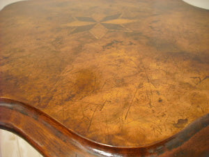 天板の形が少し珍しいテーブル (3)
