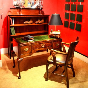 ミステリー小説家の部屋は ロイズ アンティークス ヨーロッパのアンティーク ヴィンテージ家具