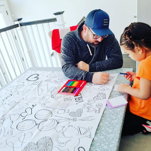 Cubierta de mesa gigante para colorear para niños