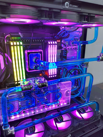 Custom Water Loops PCs: Style AND substance